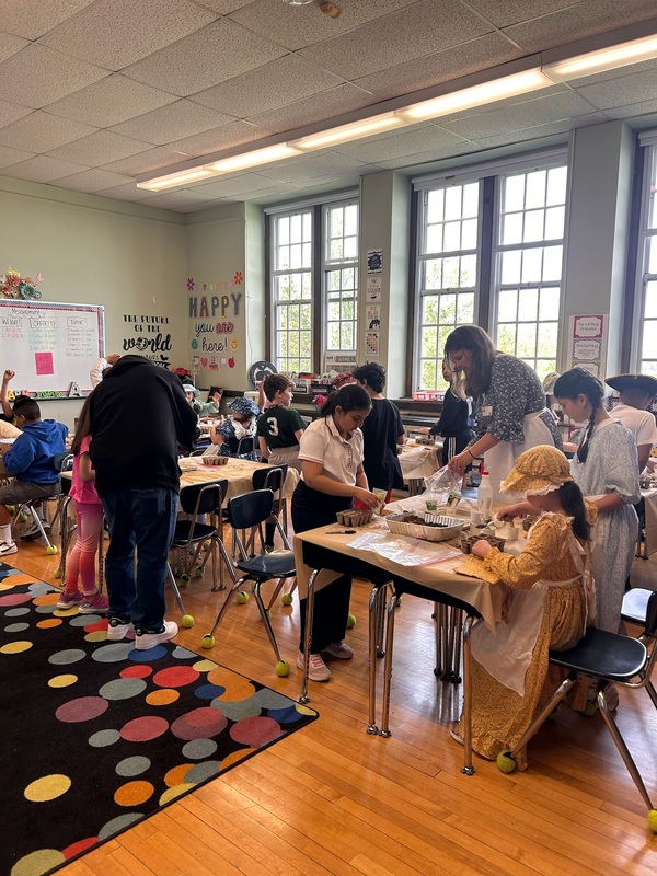 Lakeview Fourth Graders Bring Colonial History to Life