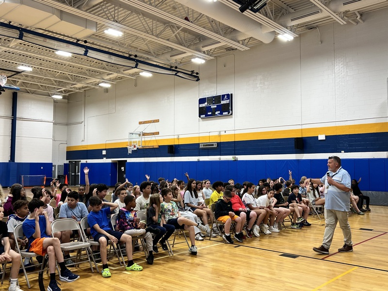 Mahopac Eighth Grade Ambassadors Welcome Future Middle School Students