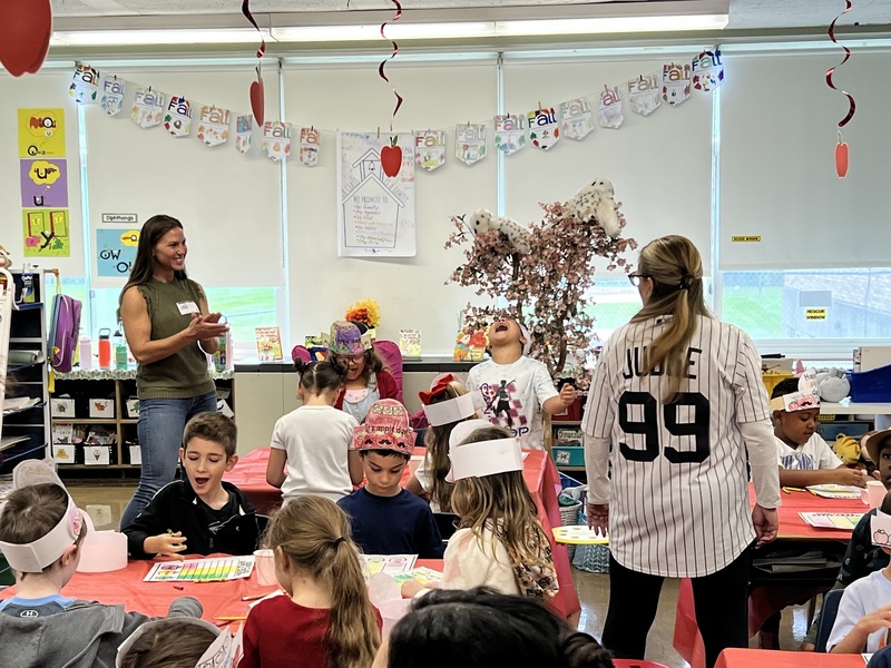 Lakeview First Graders Celebrate Apple Day