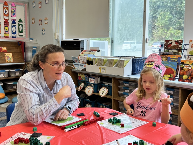 Lakeview First Graders Celebrate Apple Day