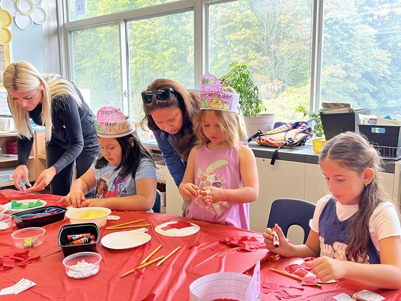 Lakeview First Graders Celebrate Apple Day