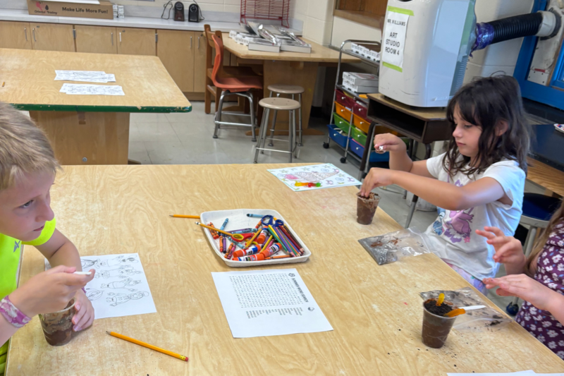 Austin Road Elementary School debuted an exciting new summer program for second through fifth graders – The Crafty Kitchen camp. The hands-on program blended the creativity of arts and crafts with hands-on cooking.