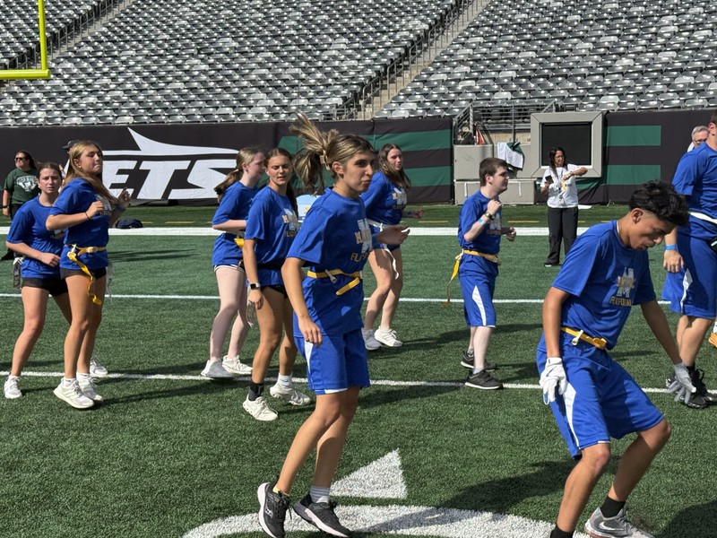 Mahopac Unified Flag Football team Visits New York Giants