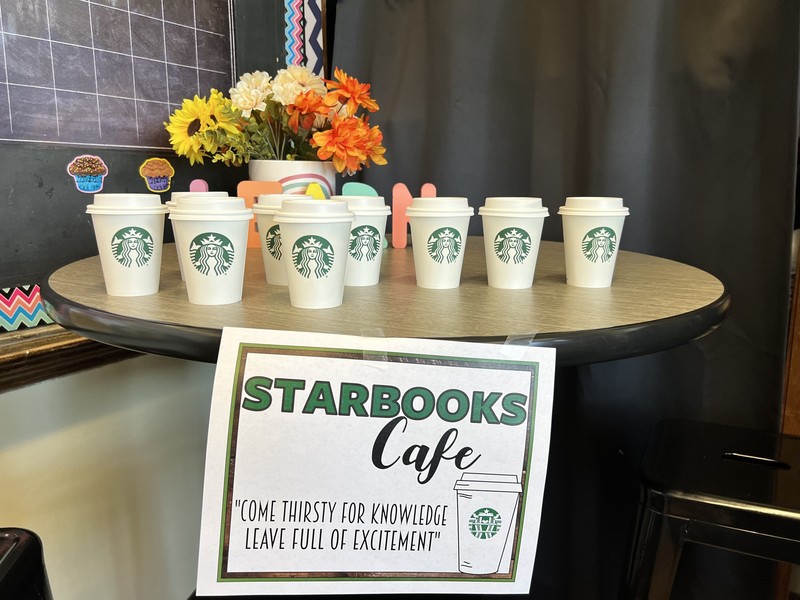 Starbooks Cafe