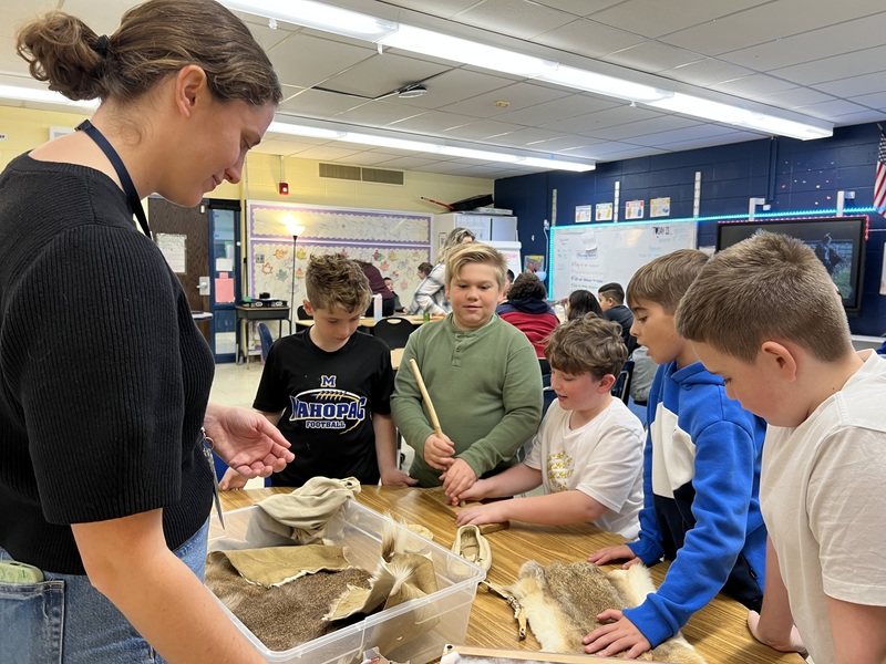 Fulmar Road Fourth Graders Explore Native American History