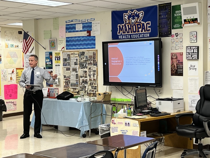 Mahopac Students Explore Real-World Medicine Through ‘Mini Medical College’ Partnership