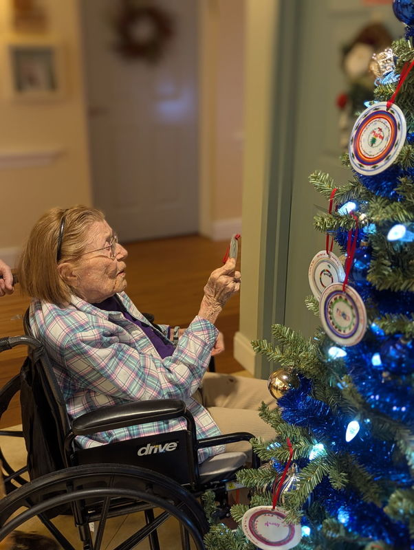 Middle School Students Spread Cheer Through Service Project