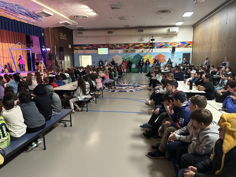 Fulmar Road Students Enjoy ‘Stone Soup…and Other Stories’ Performance