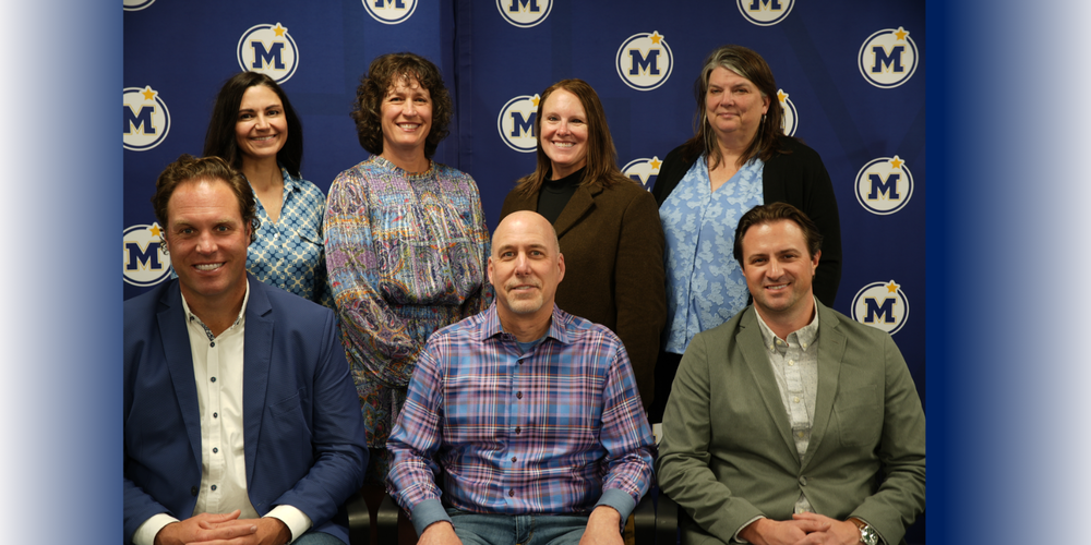 mahtomedi school board group photo