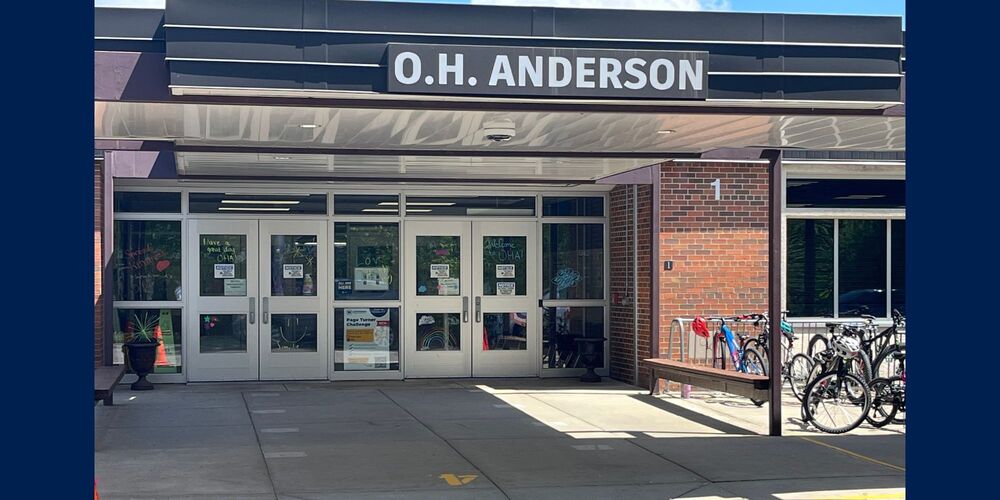 Picture of the front of O.H. Anderson School