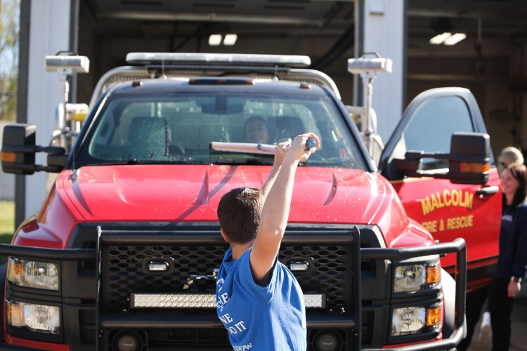 Student volunteering during a moment of community service 