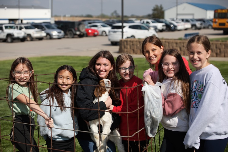 Elementary students enjoy Elementary Ag Day 