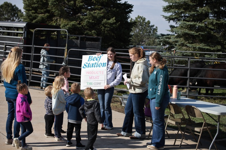 Elementary students enjoy Elementary Ag Day 