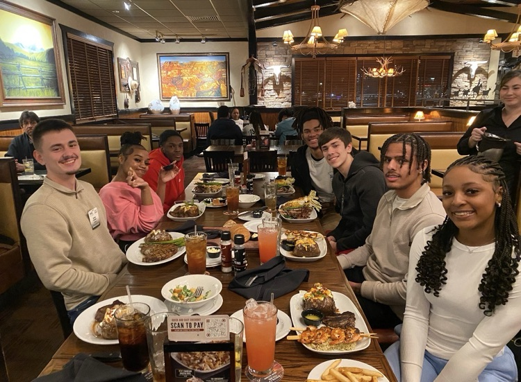 JAG students getting dinner