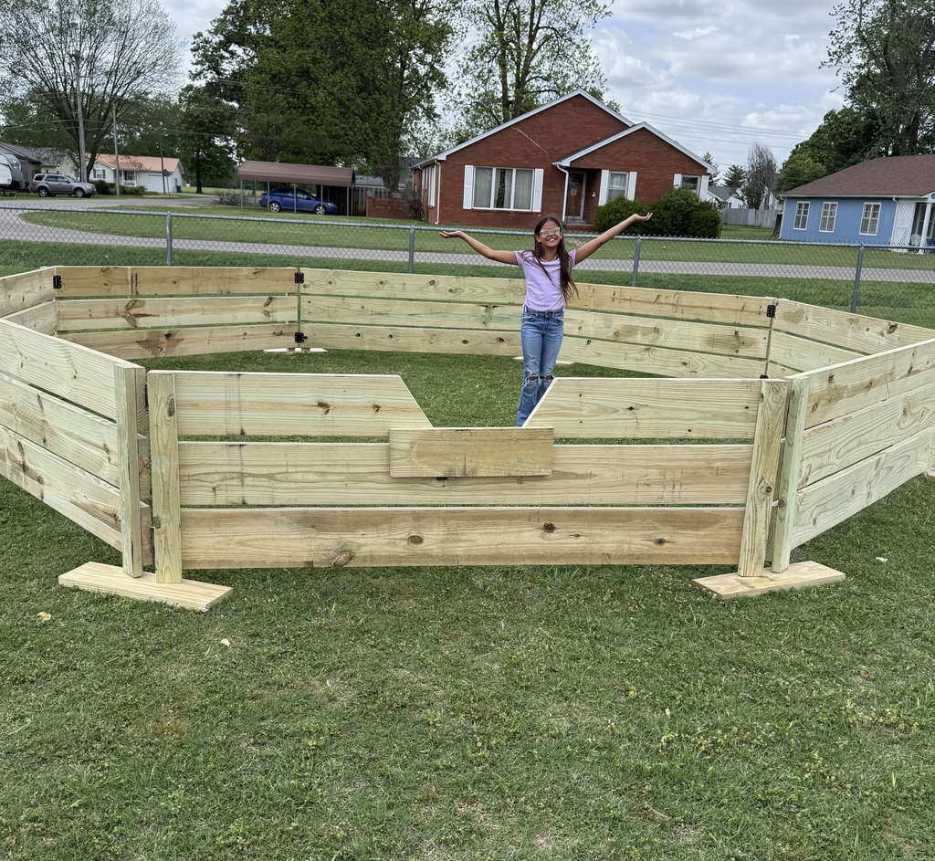 Eliza Darter and Gaga Pit