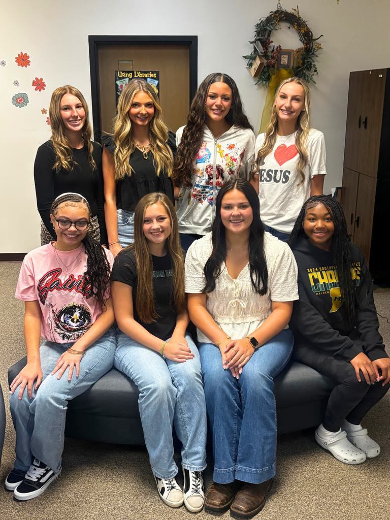 The countdown to Homecoming 2026 is officially on! We are proud to present this year's court representing each class: 12th Grade: Ava Sage | Sarah Beth Nealey 11th Grade: Harper Murphy | Kaylee Reed 10th Grade: Gabby Kemp | Briley Jo Kirk 9th Grade: Molly Coleman | Swayze Darter Homecoming will take place on Friday, September 18. Keep an eye out for more information regarding schedule and festivities as we get ready to celebrate! 👑🏈