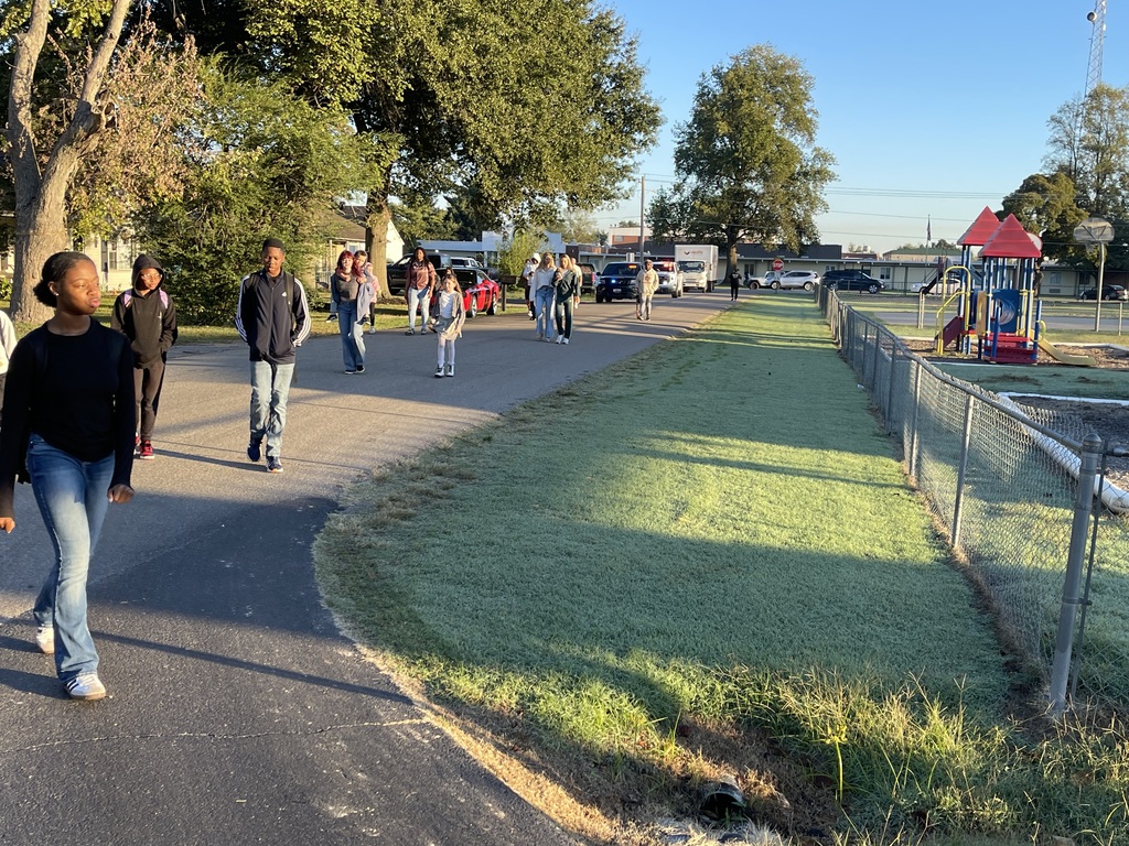 walking to school 