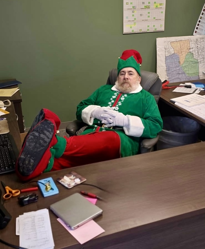 Transportation Elf Relaxing