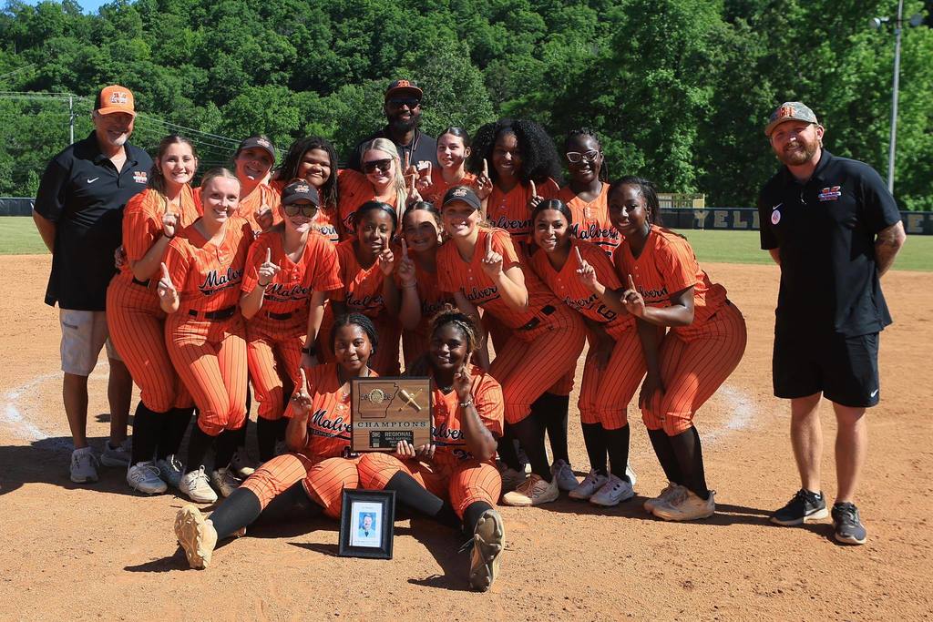 Softball Takes First Place at Regional Tournament