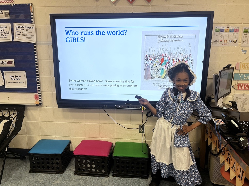 Davison 5th grader in revolutionary dress
