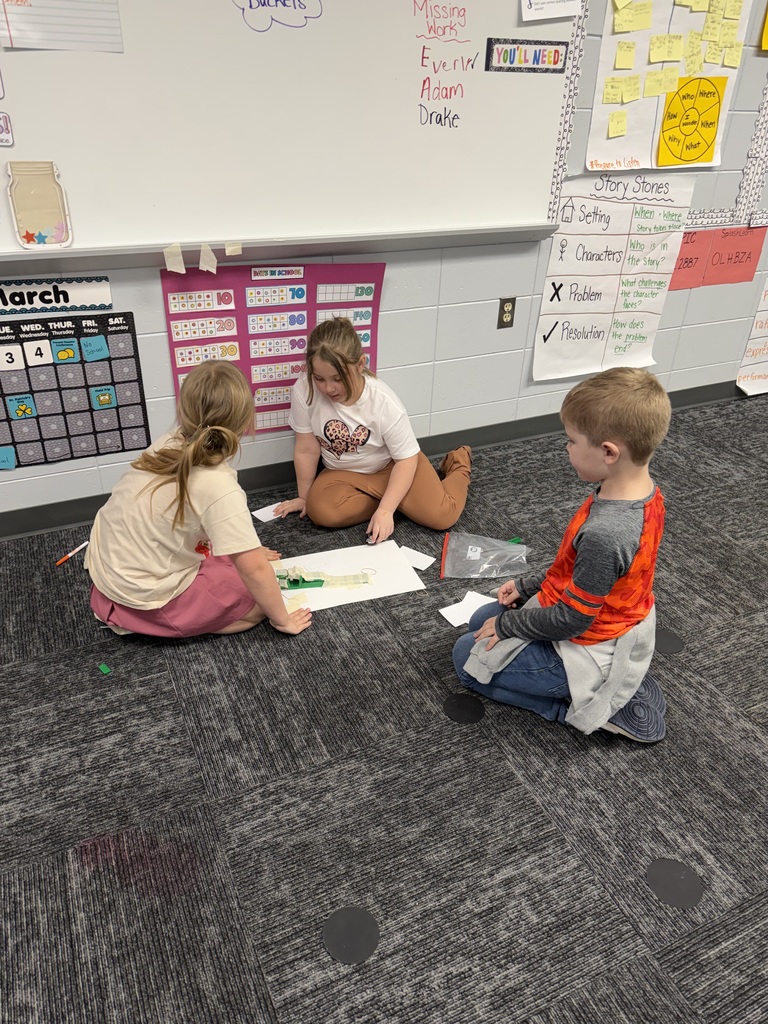 2nd graders building, planning, and working together