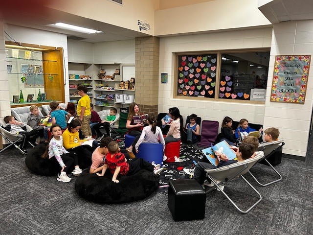 Mrs. Stormeon's and Mrs. Poppy's class did a Teen Number Scavenger Hunt in the Library today for Buddies!!  The 3rd graders helped the Kindergarteners match the teen number to the matching picture.  Everyone did a great job and had lots of fun!! 