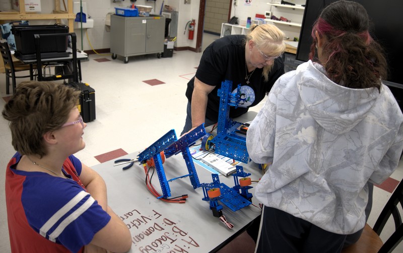 parkside students work on robot