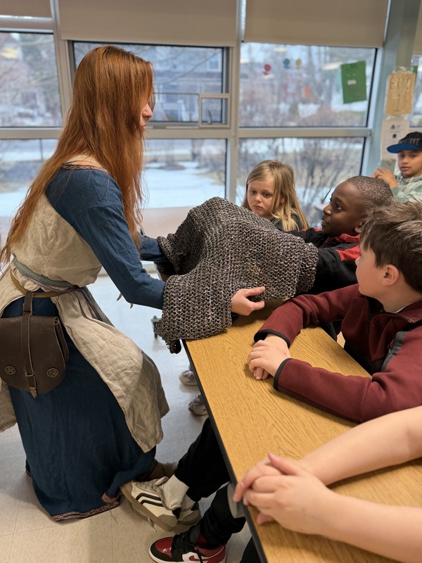 child lifting chainmail 