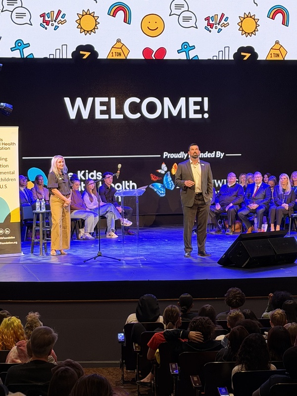 ryan and nina day on stage