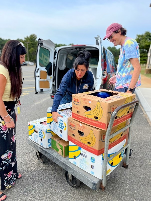 WOBM-FM Stuff a Bus Donation to MTES