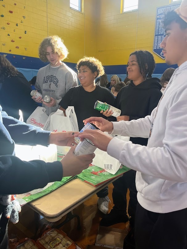 MTHS HELPING HANDS FOR HUNGER 2025