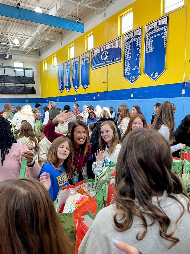 MTHS HELPING HANDS FOR HUNGER 2025