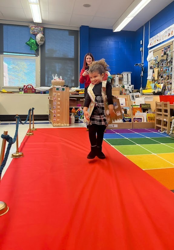 WES CLOTHES STUDY - CREATIVE CURRICULUM