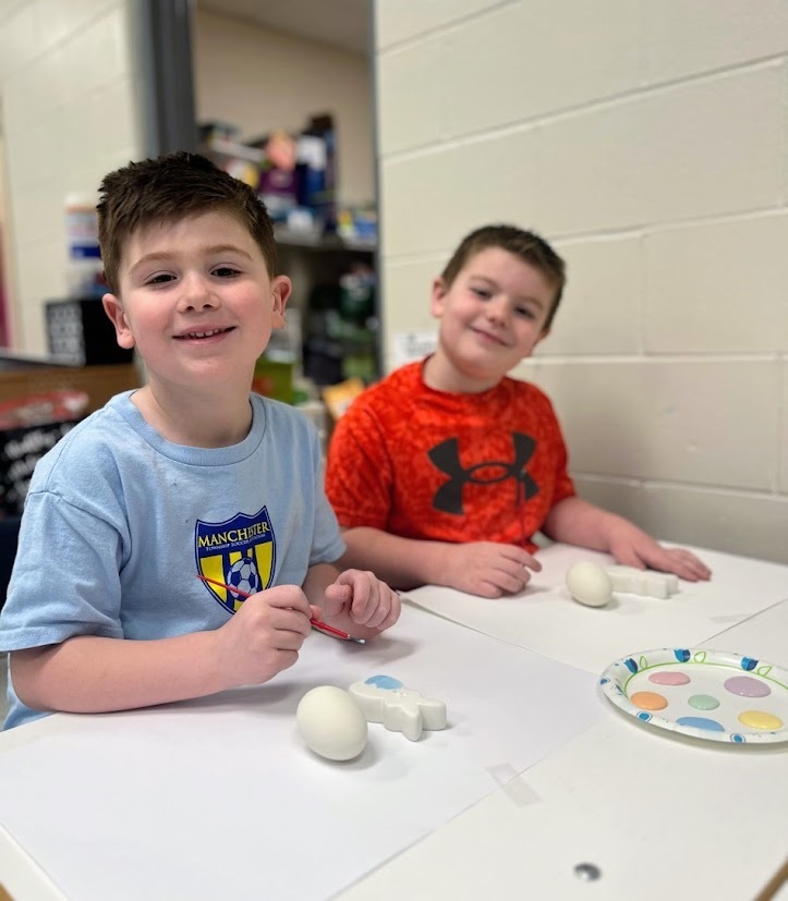 RES Kindergarten Students Enjoy Hands-On Art Experience After Their Teacher's Contest Win!