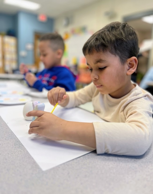 RES Kindergarten Students Enjoy Hands-On Art Experience After Their Teacher's Contest Win!