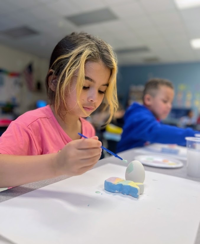 RES Kindergarten Students Enjoy Hands-On Art Experience After Their Teacher's Contest Win!