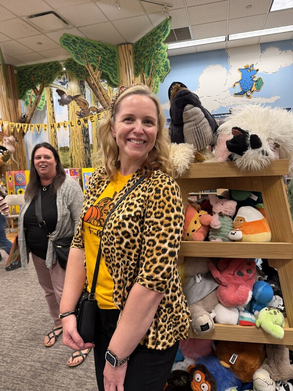 Staff and students at MTES Barnes & Noble Family Night