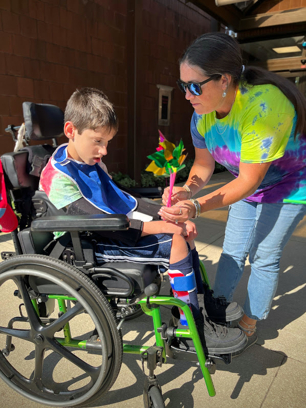 RDS PINWHEELS FOR PEACE 20255