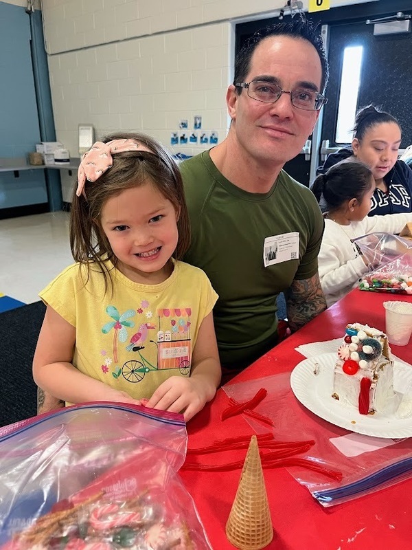 RES GINGERBREAD & SANTA 2025