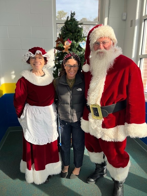 SANTA VISITS THE SUPER