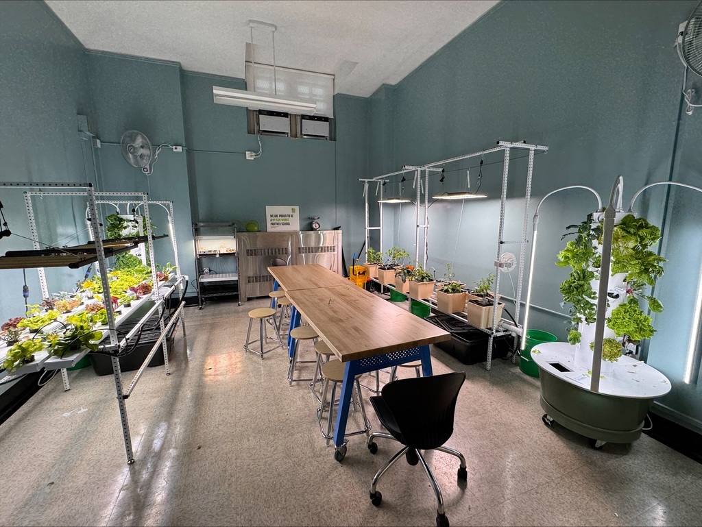 Hydroponics lab