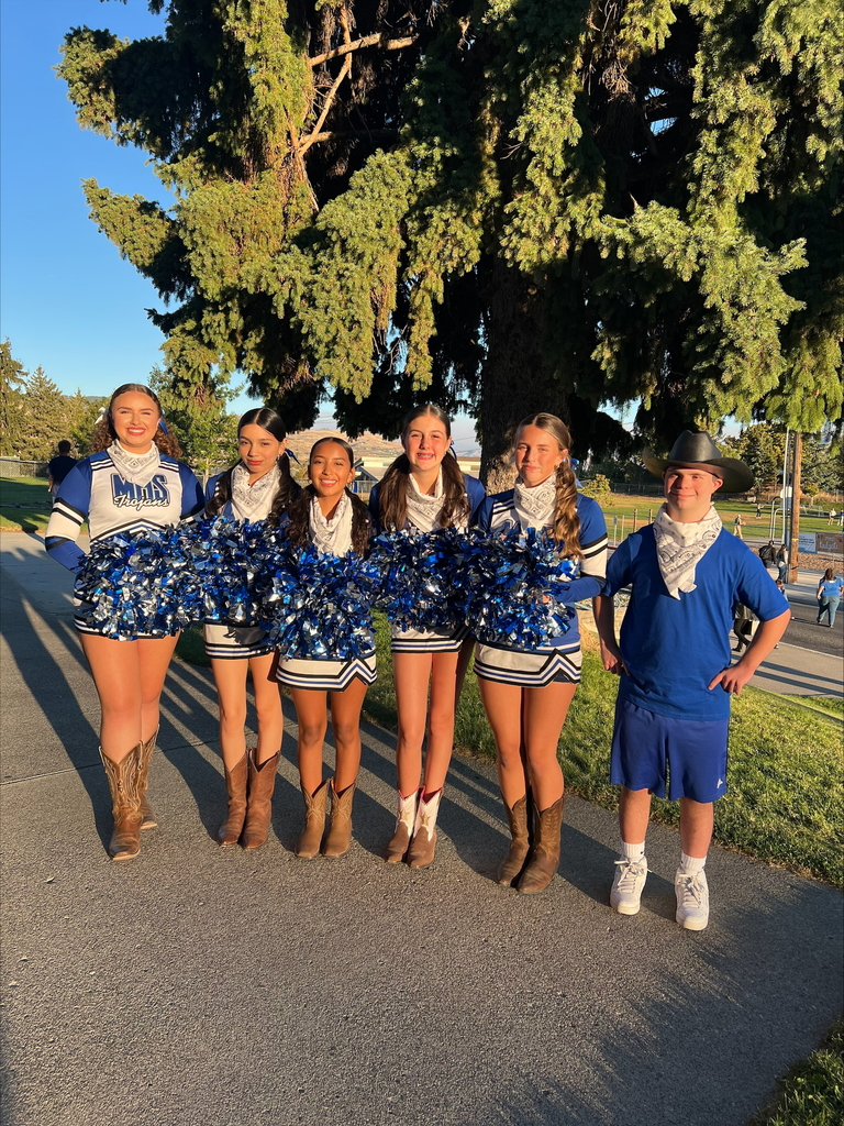 Cheer team lined up.