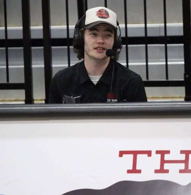 Ryan Gildersleeve broadcasts.