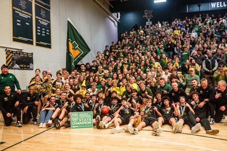 Bobwhite Basketball D1 State Champs & fans