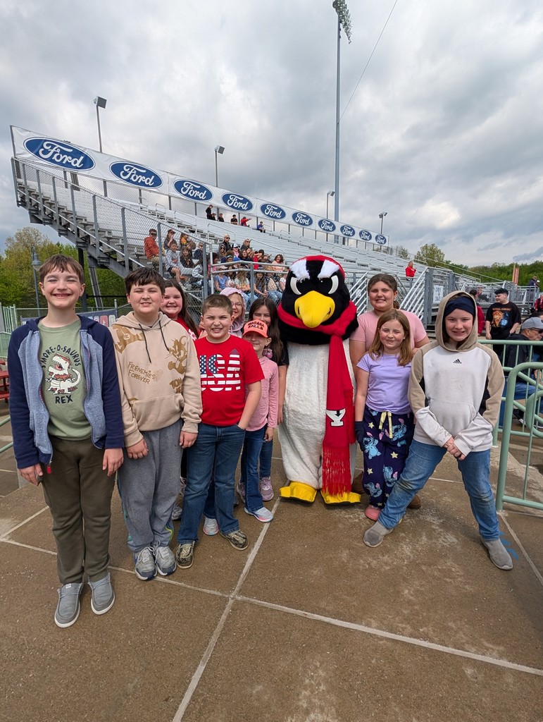 Last week, our 4th graders enjoyed the beautiful weather at Eastwood Field while cheering on the Youngstown State Penguins baseball! The Penguins picked up an exciting 13-11 victory over Milwaukee Panthers baseball. 