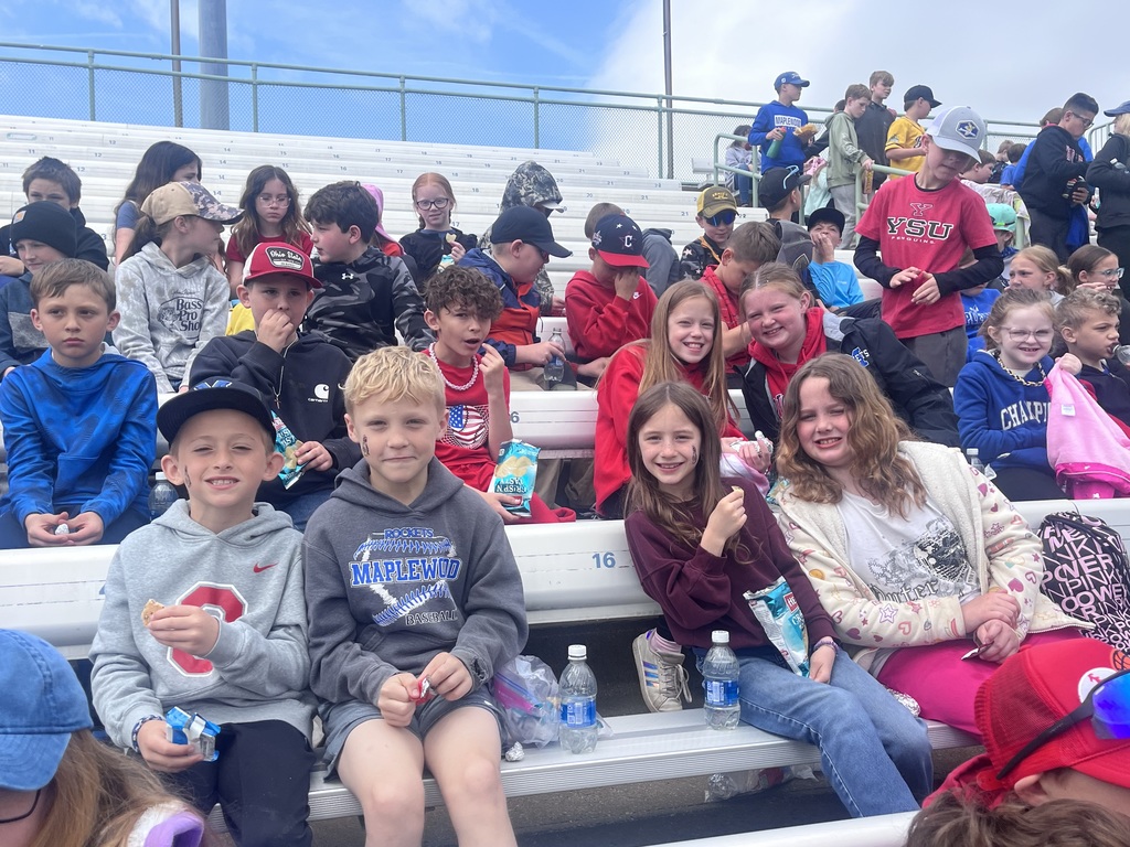 Last week, our 4th graders enjoyed the beautiful weather at Eastwood Field while cheering on the Youngstown State Penguins baseball! The Penguins picked up an exciting 13-11 victory over Milwaukee Panthers baseball. 