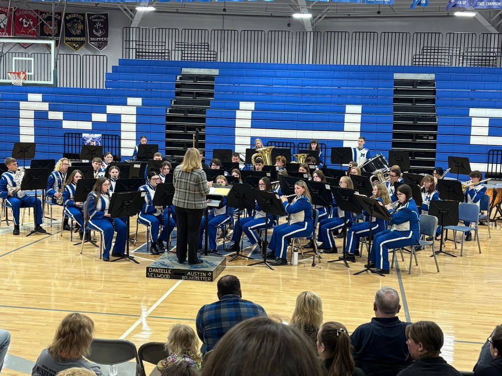 🎶 On April 29th, the Maplewood Bands took the stage for an incredible evening of music! Audiences enjoyed performances from the Jazz Band, 7th Grade Band, 8th Grade Band, and High School Band. The night wrapped up with an exciting mass band finale performance of “Junk Funk!” bringing all the musicians together for an unforgettable finish! 🎷🥁🎺🎵