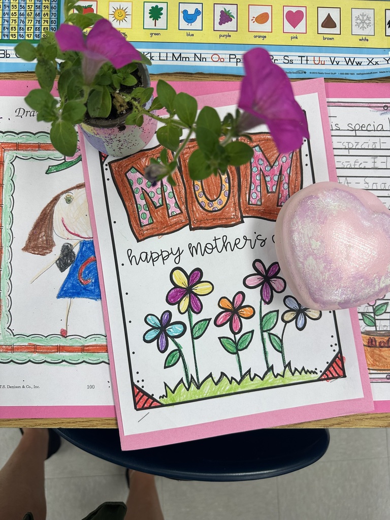 On Monday, Maplewood first graders hosted a beautiful Mother’s Day Social! 🌸💖  Our students worked hard creating handmade gifts and writing heartfelt tributes for their moms. To make the day even more special, they performed a touching song that brought tears to many eyes. 🎶  It truly was a perfect day celebrating the amazing mothers and mother figures in our lives! 💐
