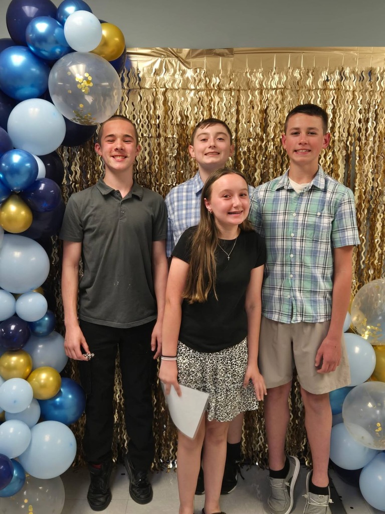 Last night, Maplewood Elementary hosted its first annual 6th Grade Promotion Ceremony! We were delighted to welcome the families and friends of the Class of 2032 to celebrate this significant milestone as our students conclude their elementary journey. The ceremony was followed by a lovely reception where guests mingled, captured memories at the photo stations, and enjoyed sweet treats. It was a truly wonderful evening honoring a very special group of Rockets! 💙🚀