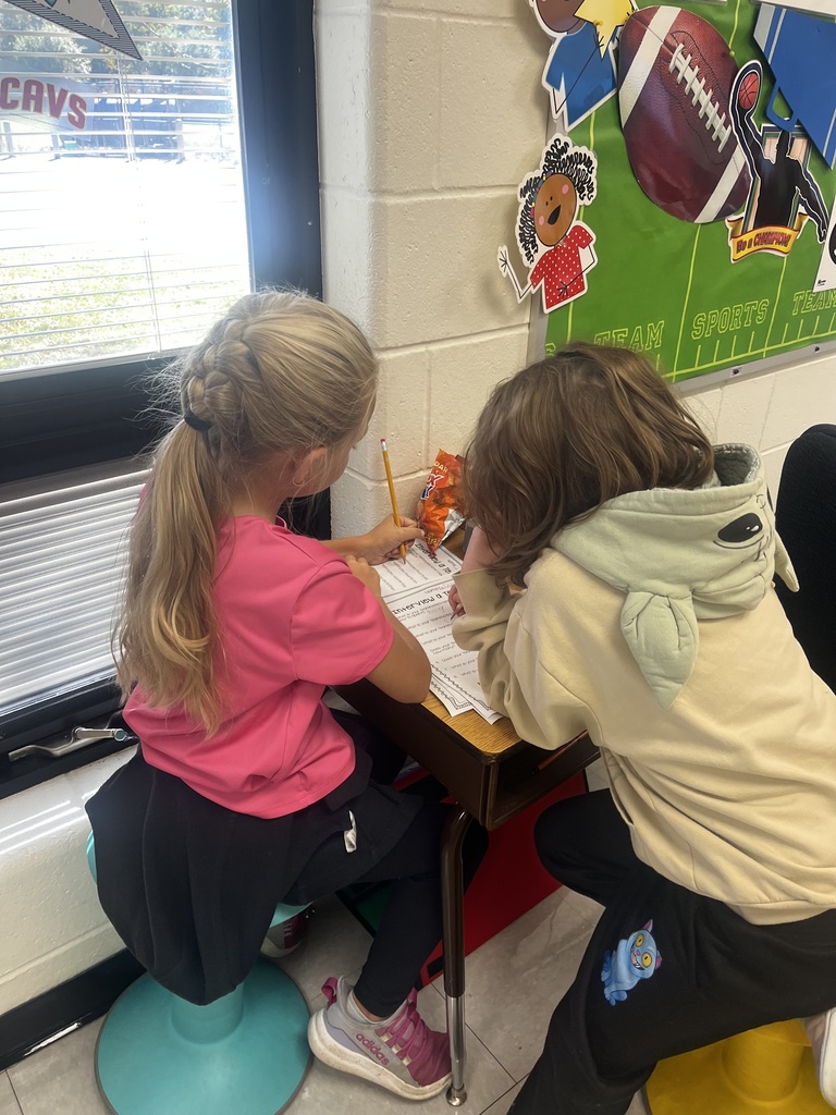 Our 2nd graders had the chance to become interviewers as they sat down with their reading partners! π€π Students practiced asking questions, listening carefully, and learning more about one another. It was a fun way to build communication skills while strengthening the connections between our reading partners! β€οΈ